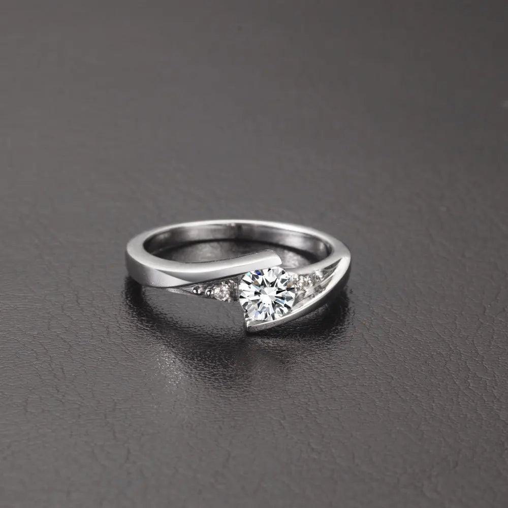 Anel Solitário em Ouro Branco com Diamante 0,5 ct