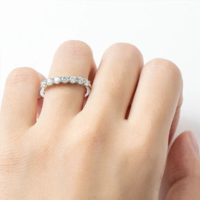 Anel Reali em Prata com Moissanites