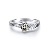 Anel Solitário em Ouro Branco com Diamante 0,5 ct