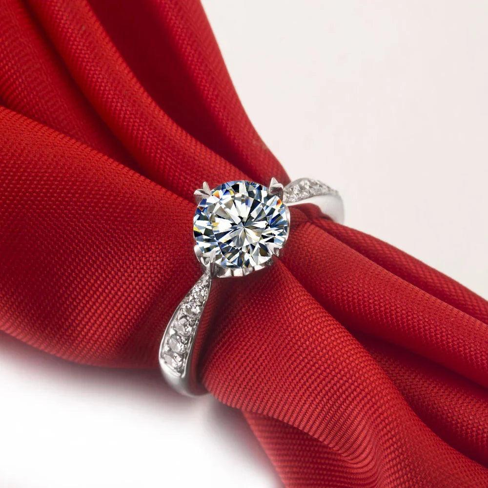 Anel Genuine em Ouro Branco com Pedras de Moissanite