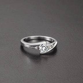 Anel Solitário em Ouro Branco com Diamante 0,5 ct