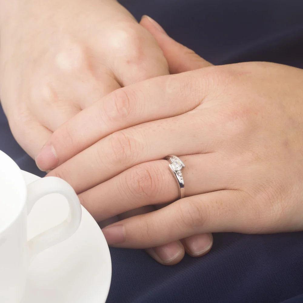 Anel Solitário em Ouro Branco com Diamante 0,5 ct