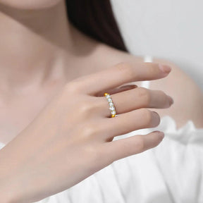 Anel Solitaire em Ouro 18k com Moissanites