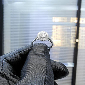 Anel em Ouro Branco Com Diamante
