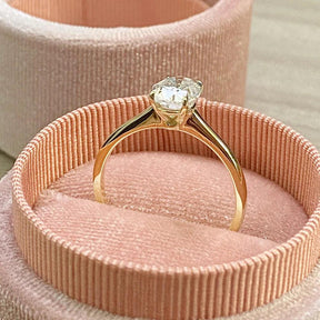 Anel Bella Solitário em Ouro com Moissanite