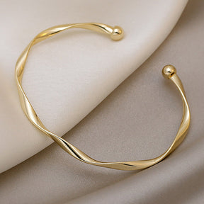 Pulseira Vivence Torcida Banhada a Ouro 18k